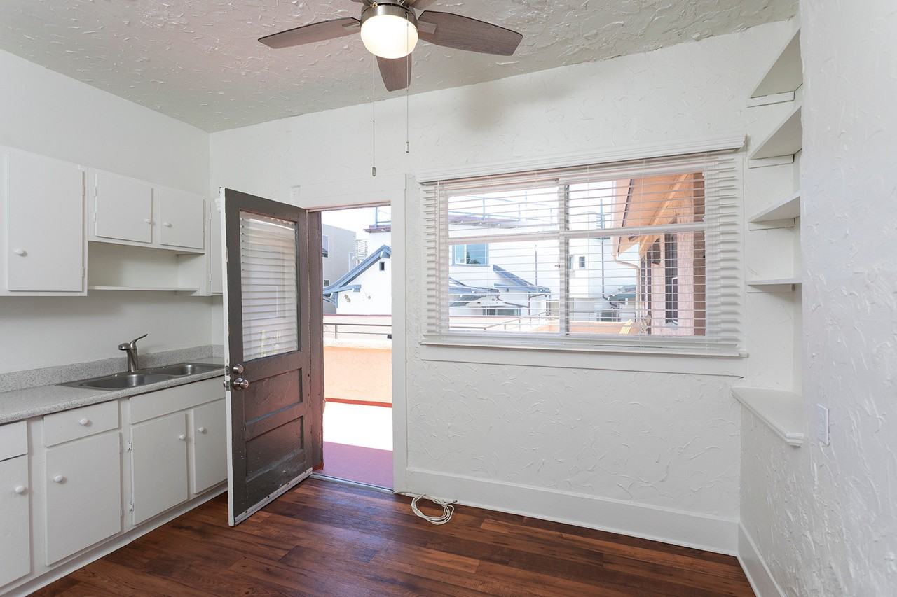 4925 Del Mar Ave - Photo 4 of 8