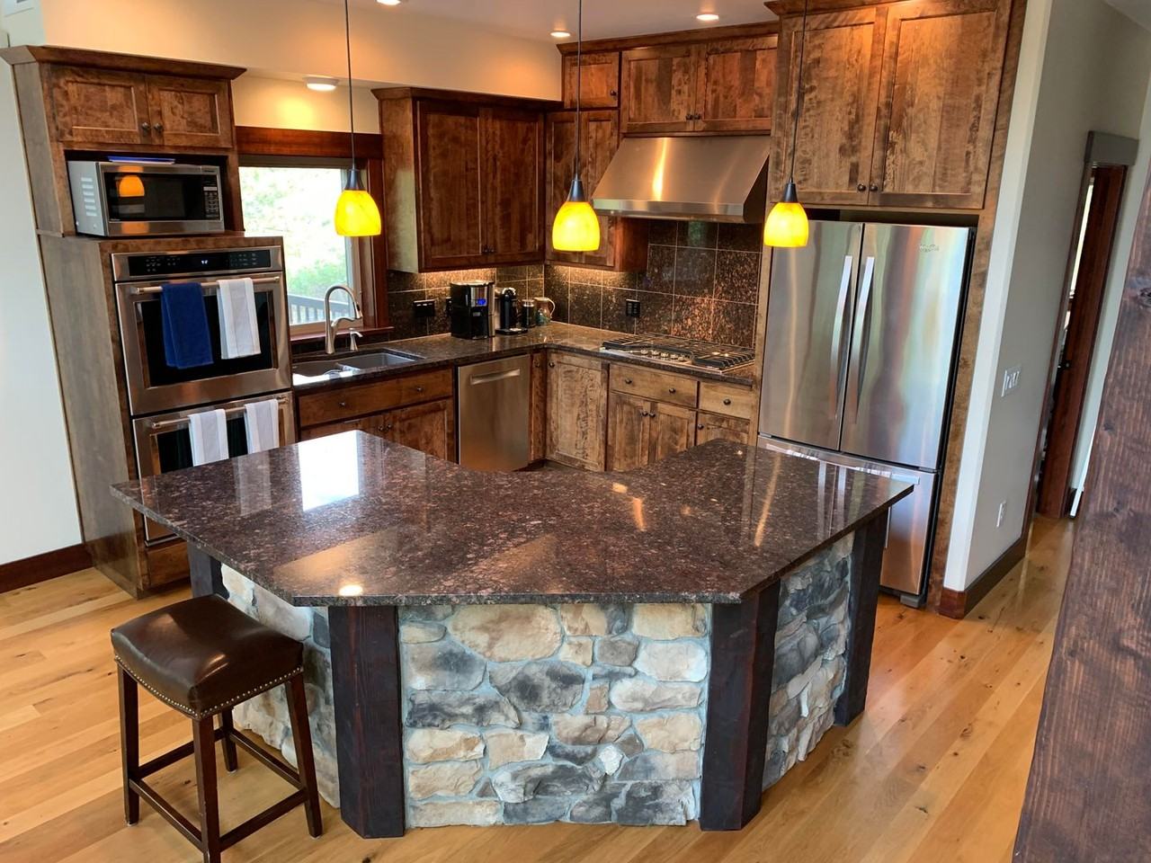 24245 Hewett Rd - Photo 3 of 50