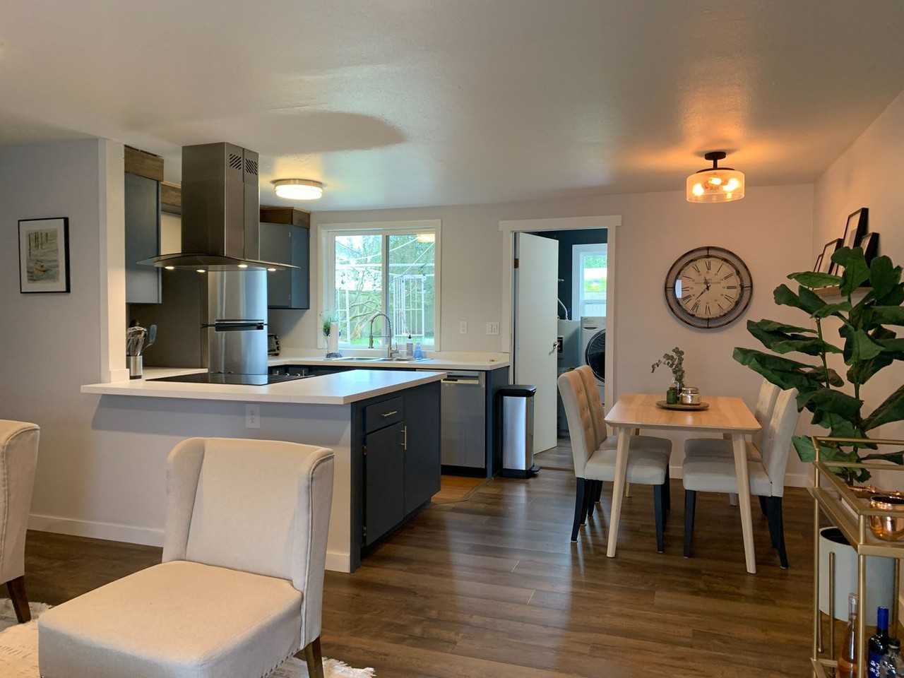 509 Ne 127th St - Photo 3 of 20