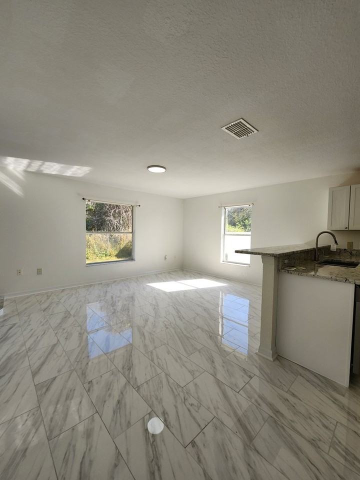 794 Squirrel Ct - Photo 6 of 20