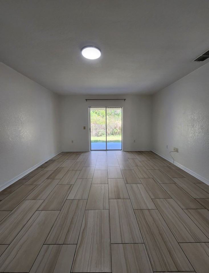 794 Squirrel Ct - Photo 4 of 20