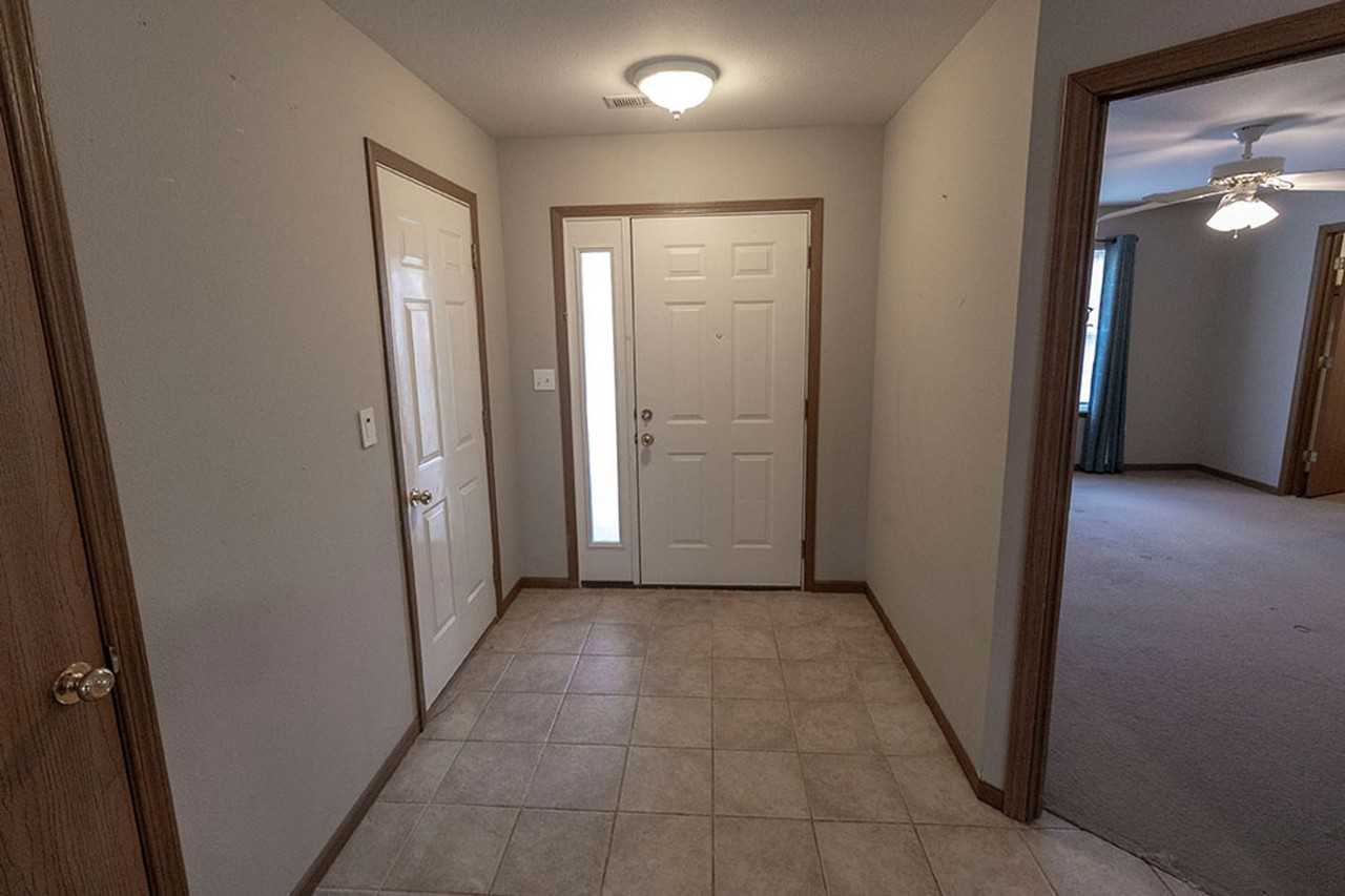 1606 Typhoon Dr - Photo 2 of 32