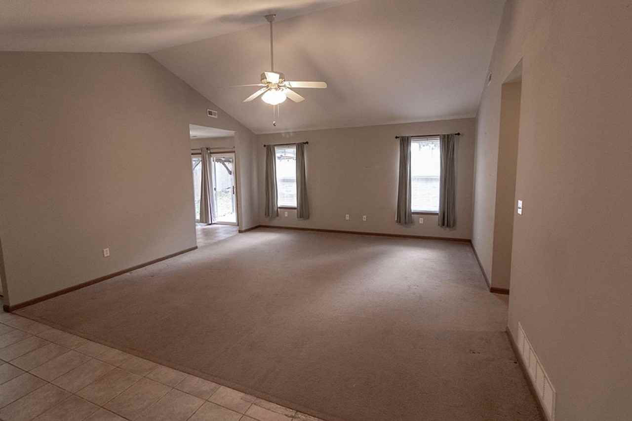 1606 Typhoon Dr - Photo 3 of 32