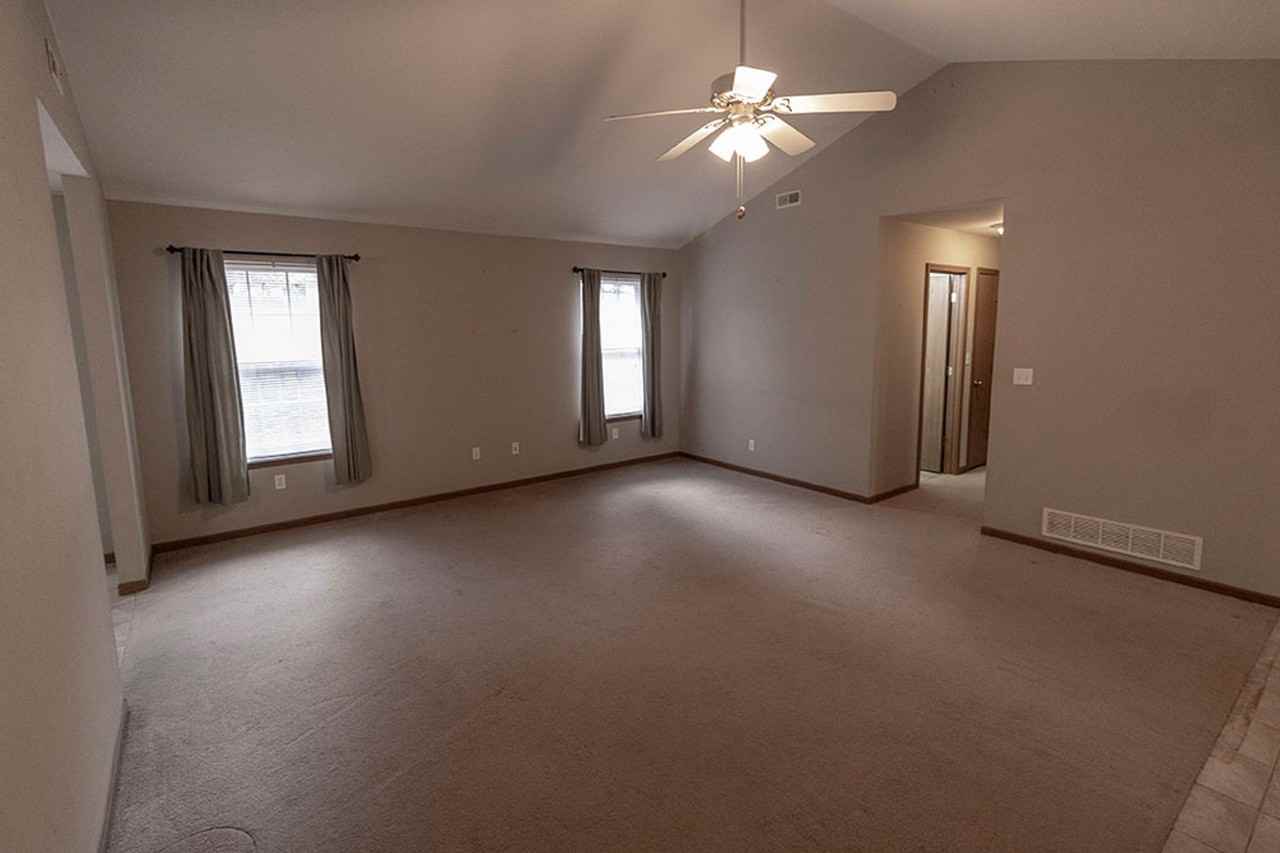 1606 Typhoon Dr - Photo 4 of 32