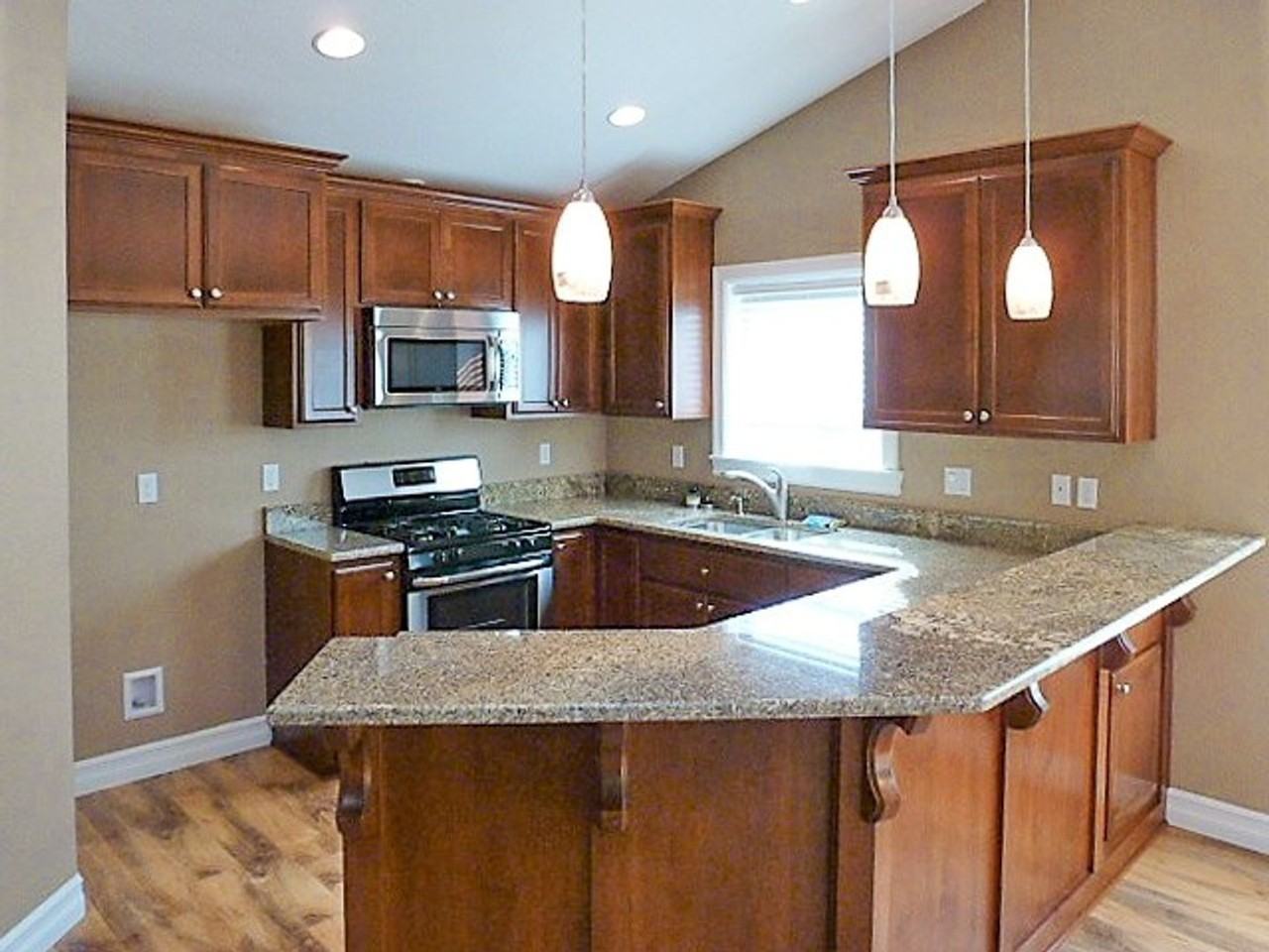 2507 Locksley Ave Se - Photo 3 of 14