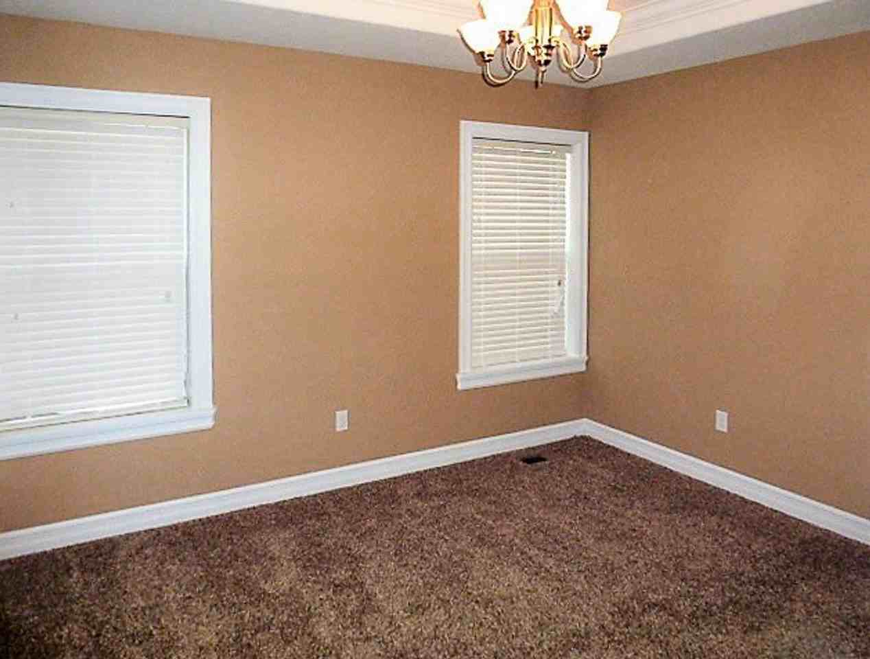 2507 Locksley Ave Se - Photo 5 of 14