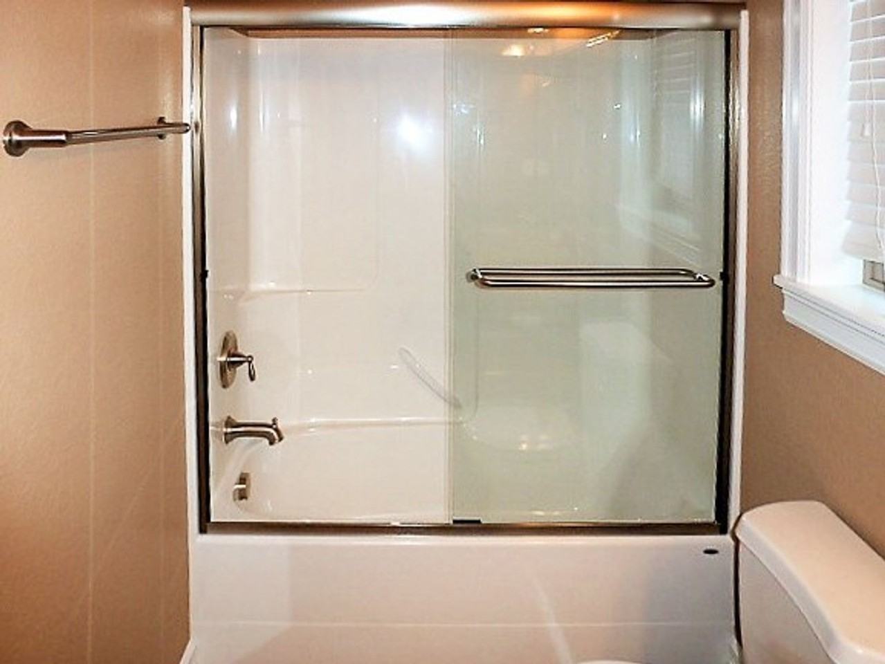 2507 Locksley Ave Se - Photo 7 of 14