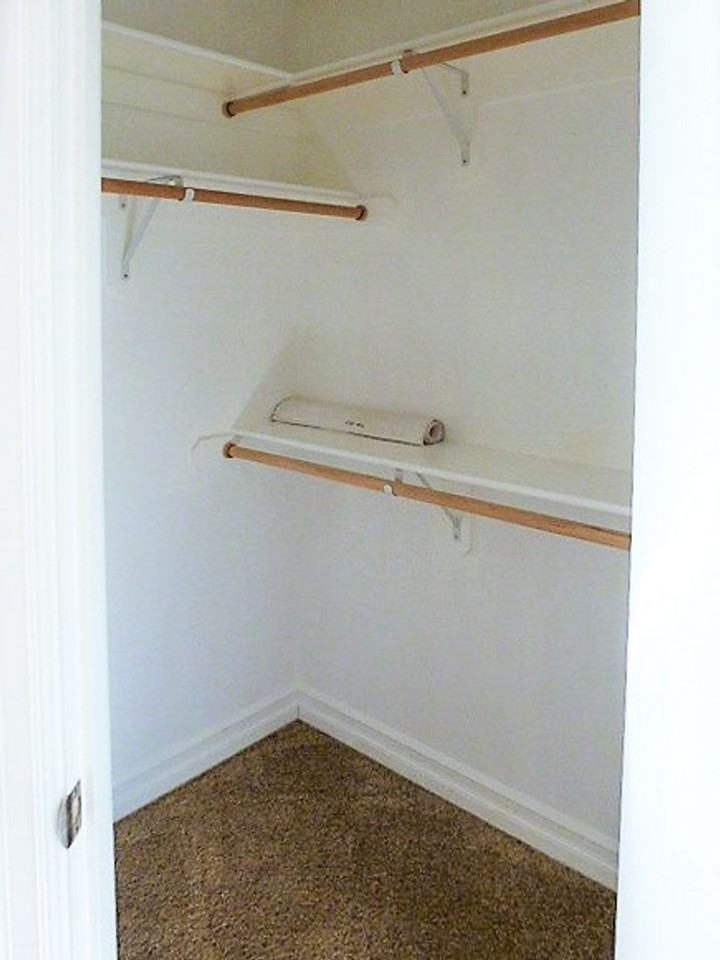 2507 Locksley Ave Se - Photo 7 of 14