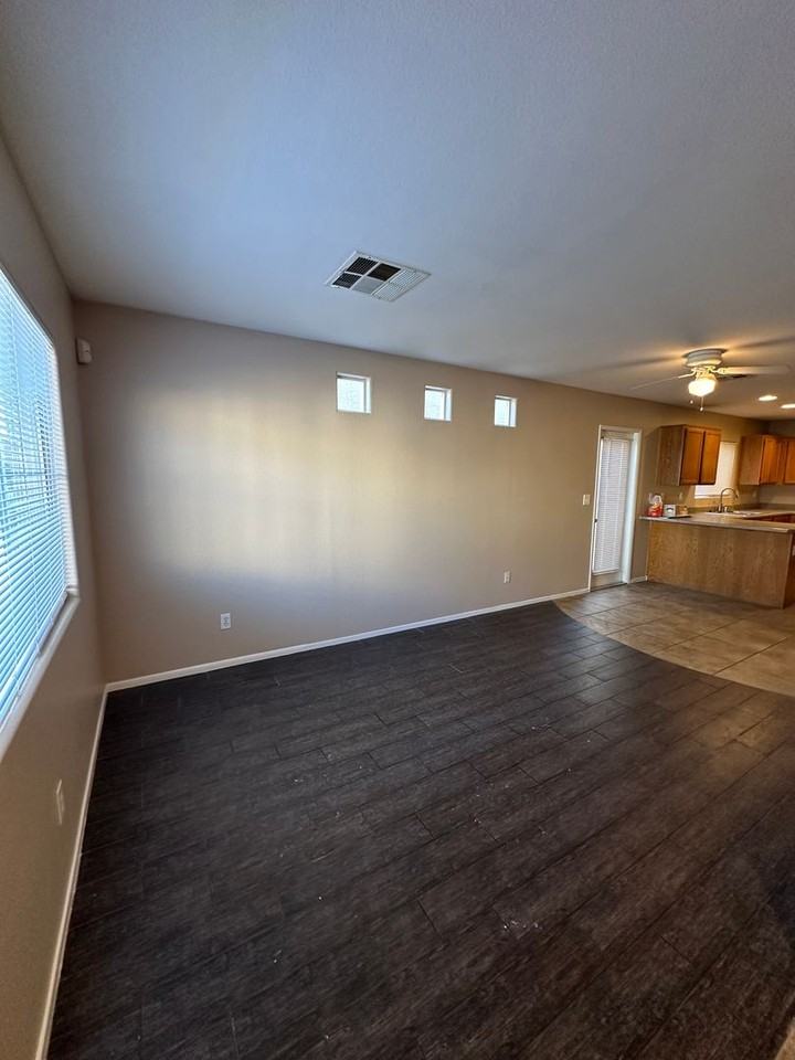 5219 Paradise Valley Ave - Photo 3 of 23