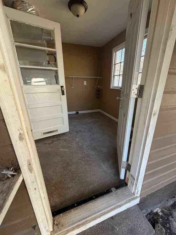 1807 W Lincoln St - Photo 7 of 17