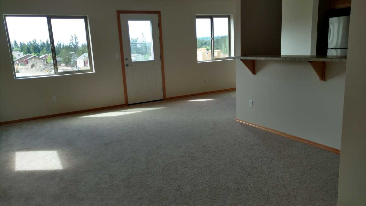 394 Ne Inspiration St - Photo 3 of 17