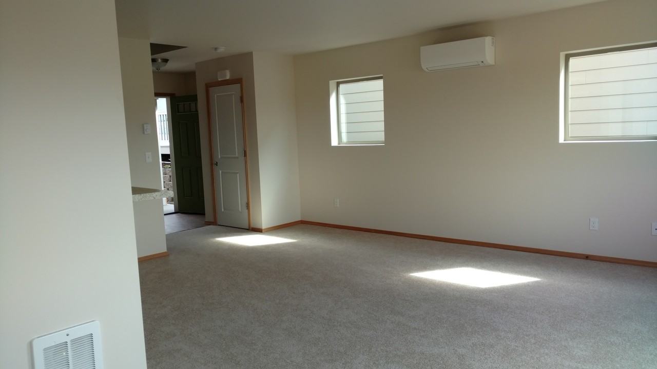 394 Ne Inspiration St - Photo 5 of 17