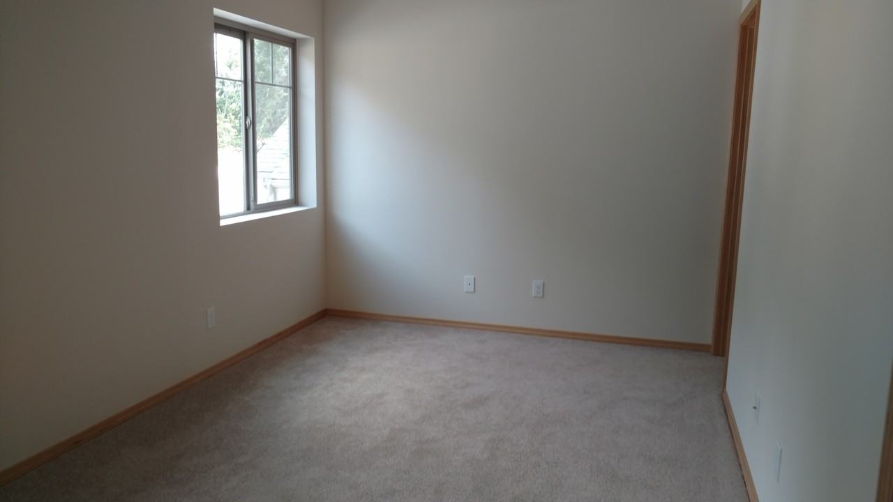 394 Ne Inspiration St - Photo 6 of 17