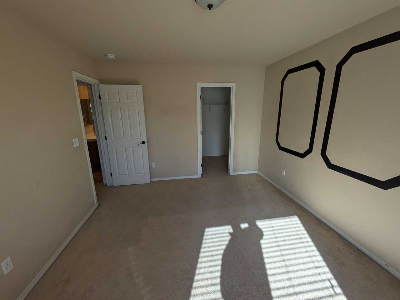 7608 Traditions Ave Ne - Photo 4 of 9