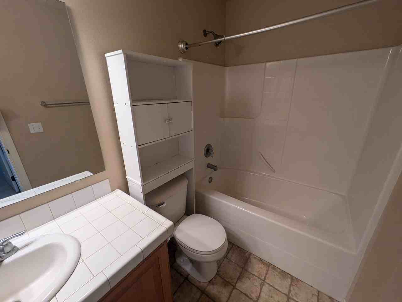 7608 Traditions Ave Ne - Photo 6 of 9