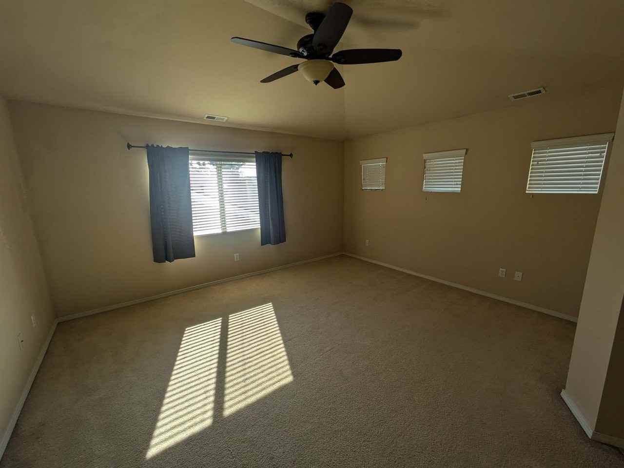 7608 Traditions Ave Ne - Photo 7 of 9