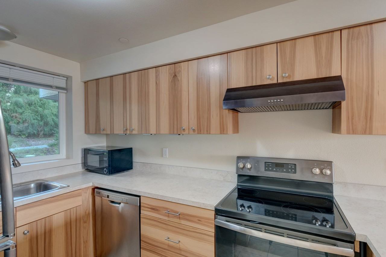 485 Sw Bayshore Dr #D102 - Photo 2 of 18