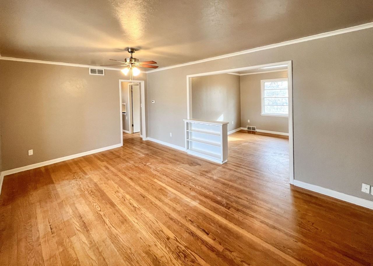 208 E 14th St - Photo 2 of 24