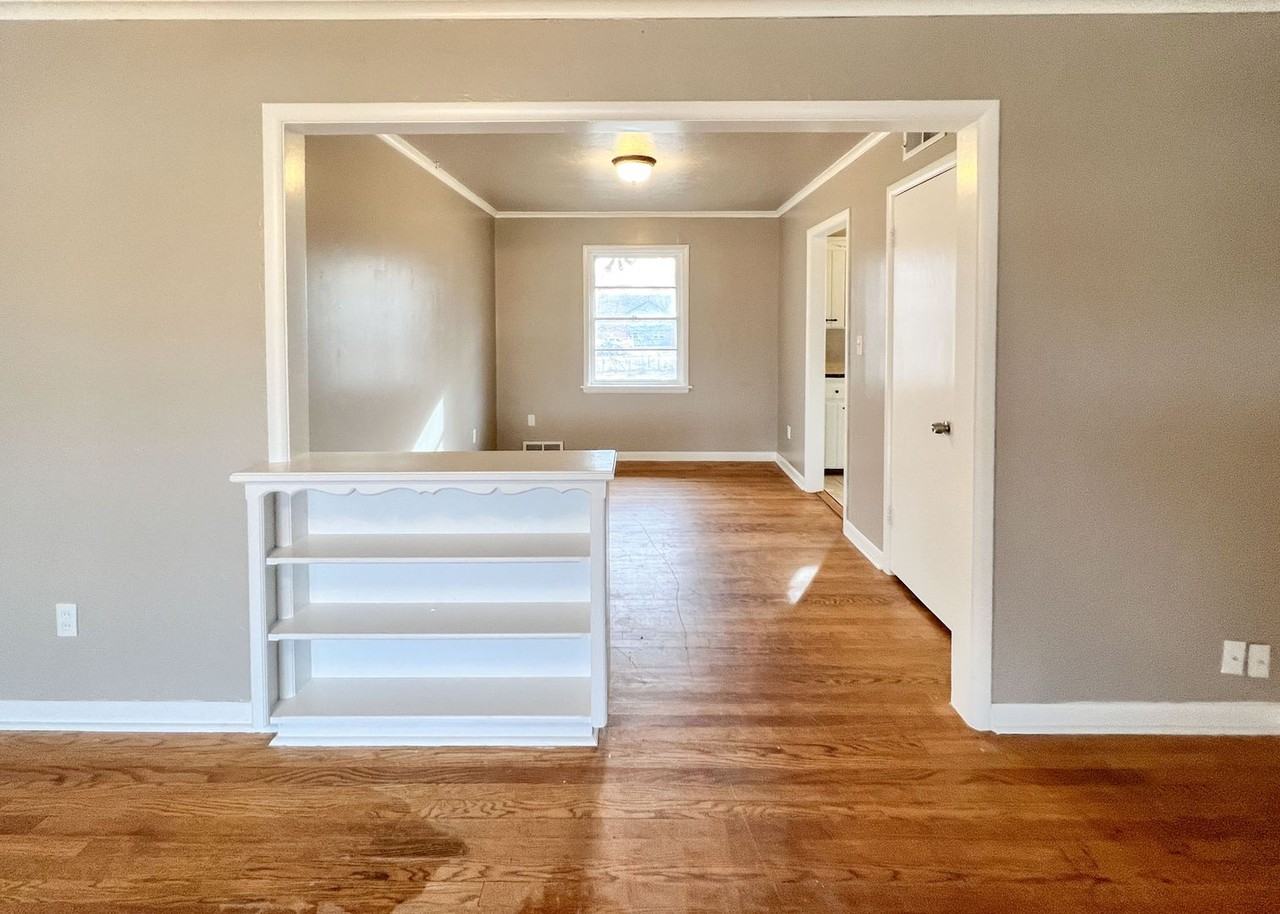 208 E 14th St - Photo 4 of 24