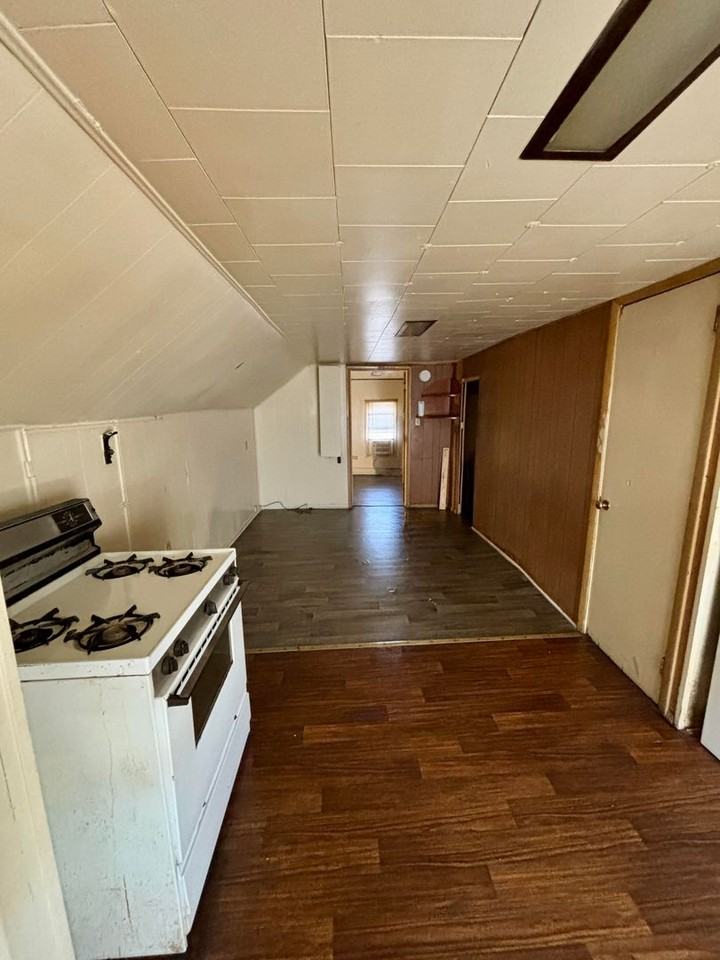 1109 Sycamore - Photo 4 of 11