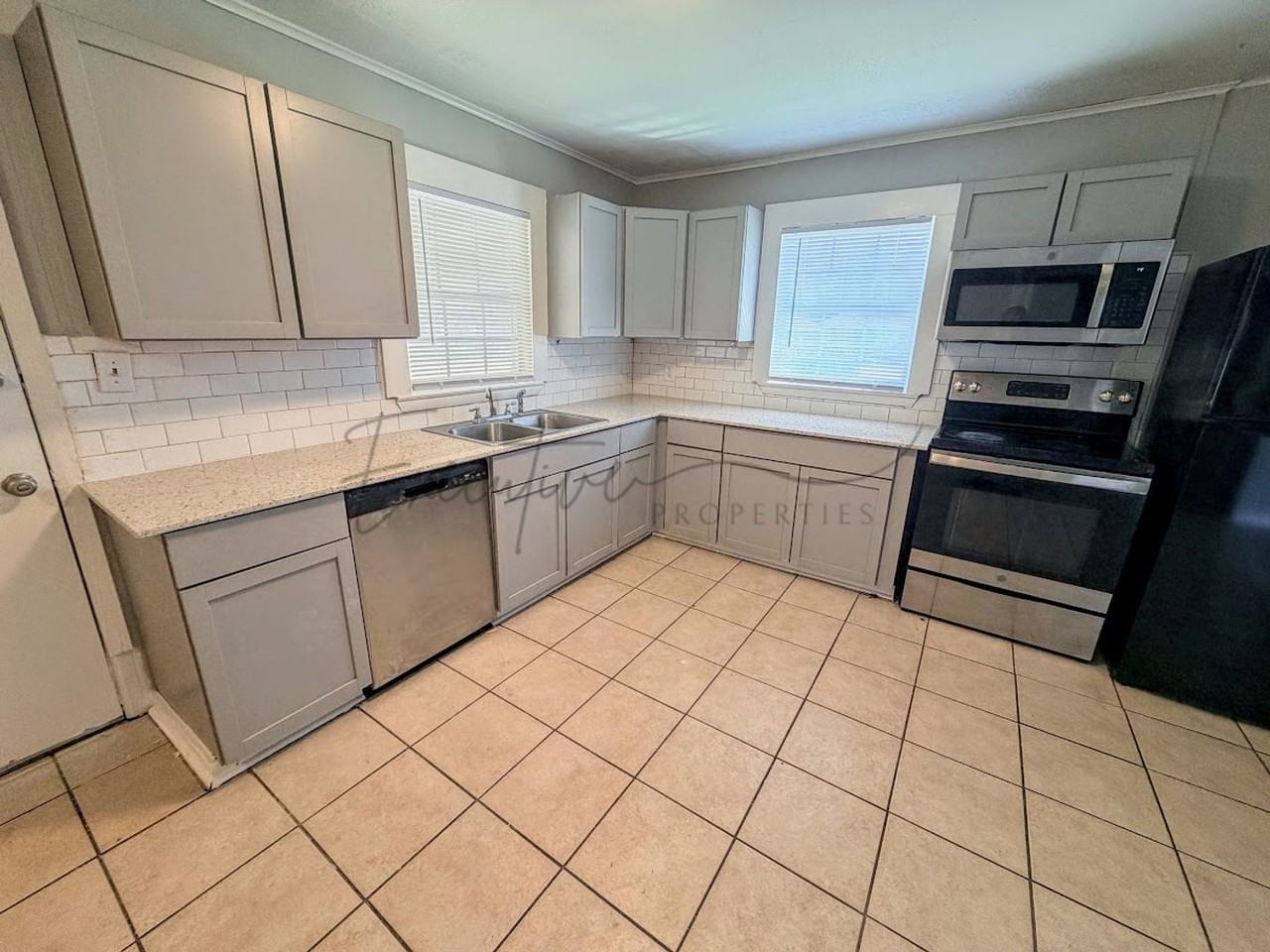 2514 Hazel St - Photo 5 of 16