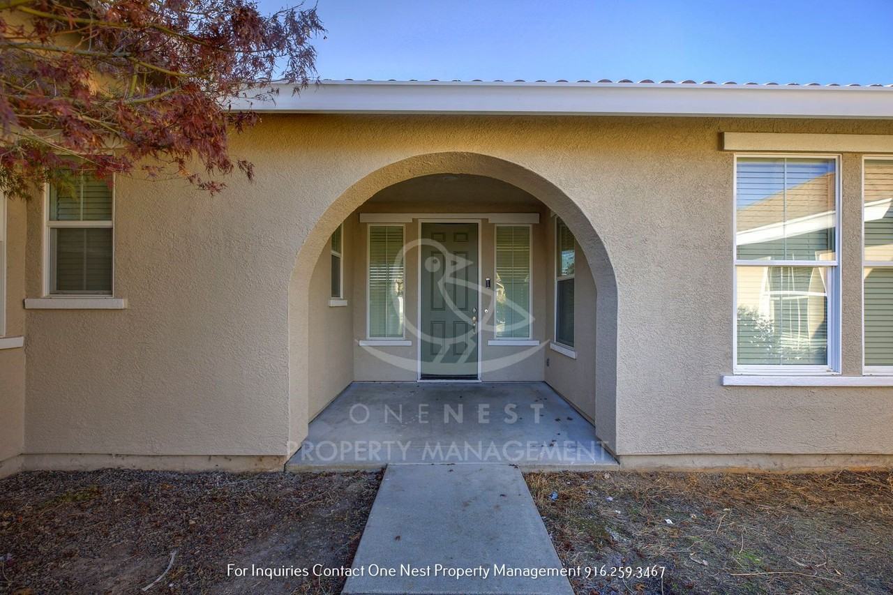 2119 Greenhorn Creek Cir - Photo 2 of 30