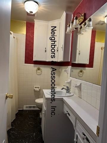 305 E Parrish Dr - Photo 3 of 10
