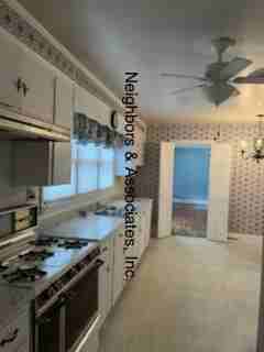 305 E Parrish Dr - Photo 4 of 10