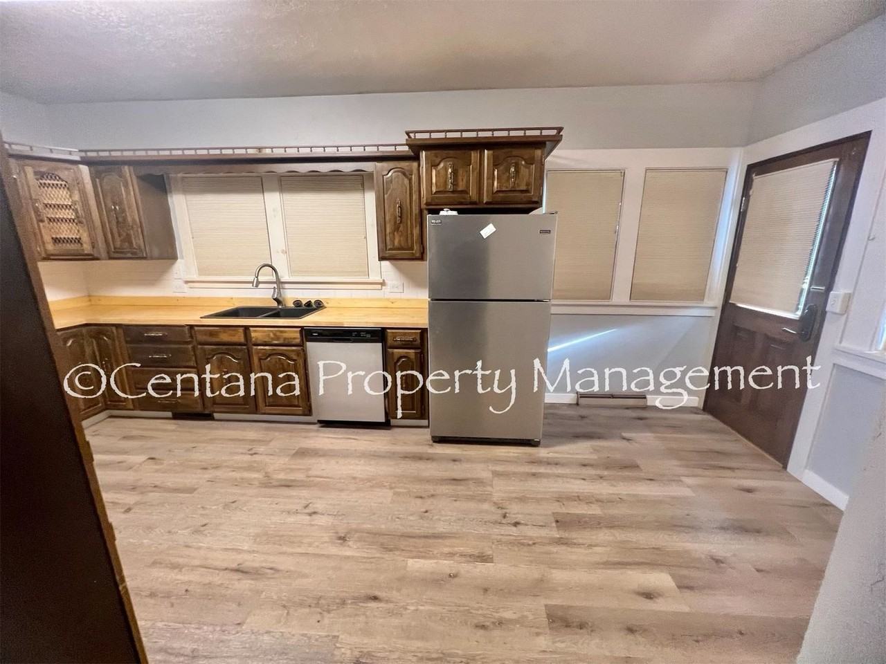 1320 W Gold St - Photo 7 of 43