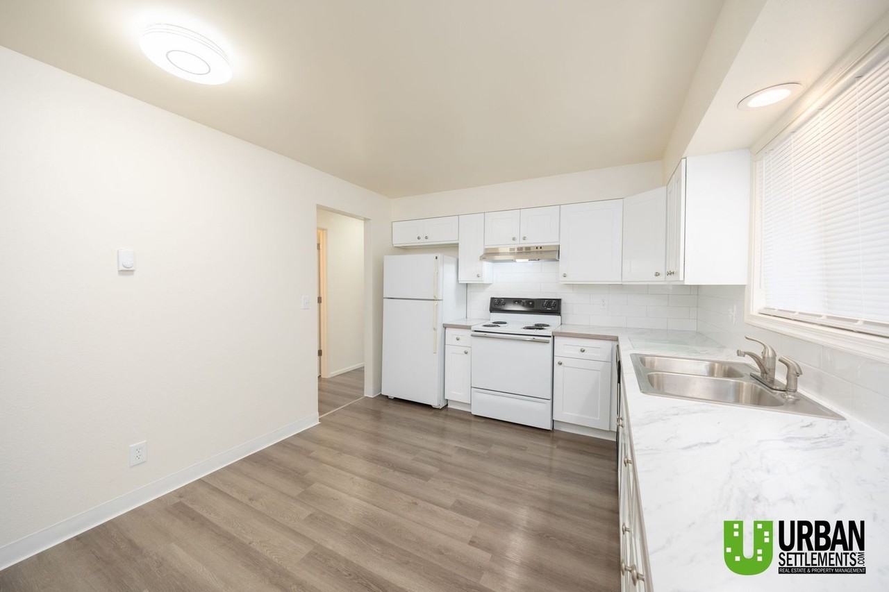 1404 2nd St - Photo 3 of 21