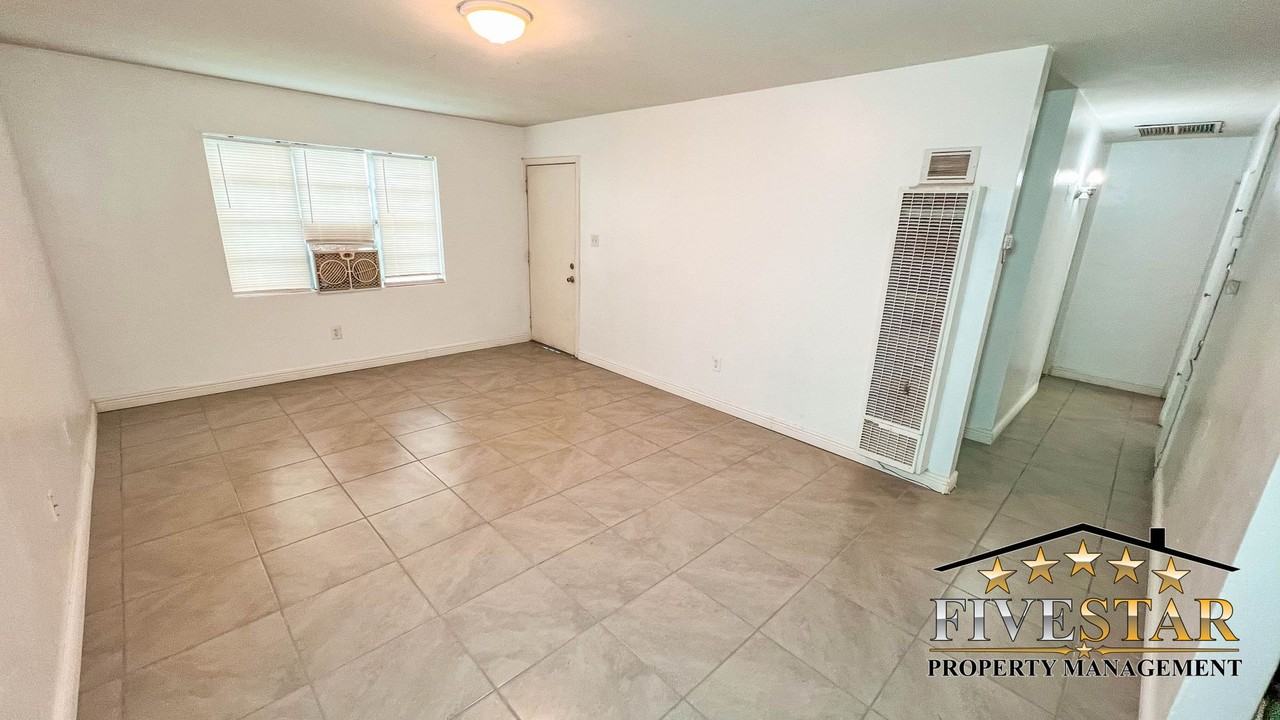 1424 Gorrill St - Photo 3 of 17