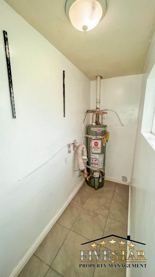 1424 Gorrill St - Photo 6 of 17