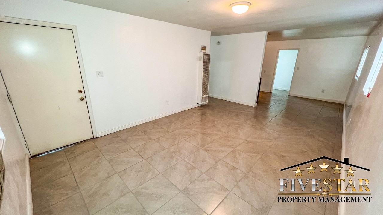 1424 Gorrill St - Photo 7 of 17