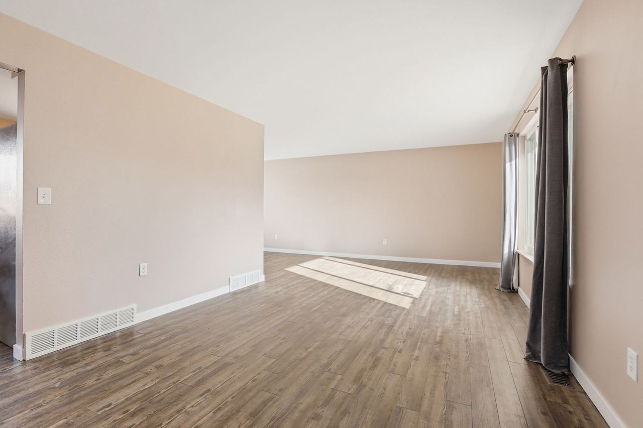 11645 W 73rd Pl - Photo 3 of 30