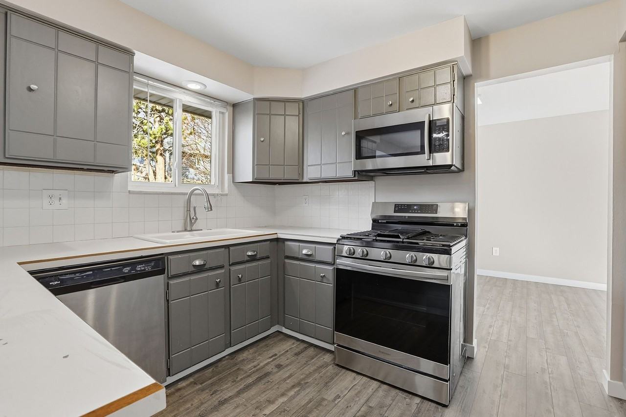 11645 W 73rd Pl - Photo 7 of 30