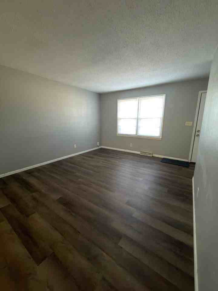 747 S Nettleton Ave - Photo 3 of 10