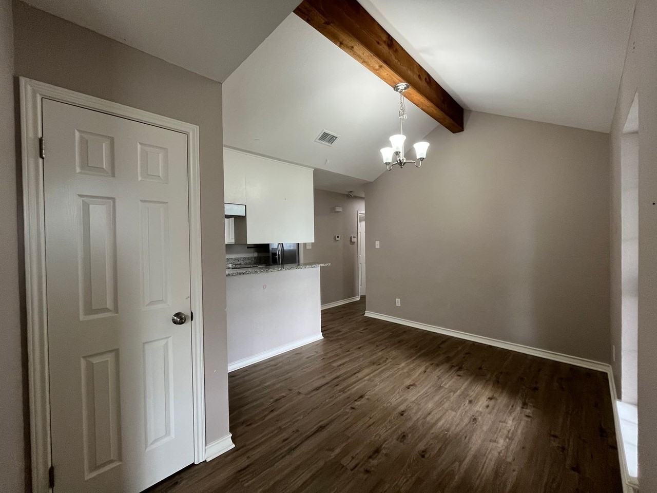 3917 Wirt Ave - Photo 5 of 35