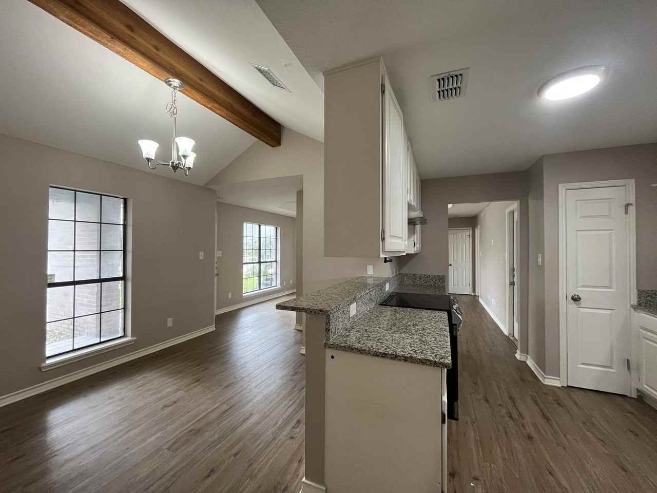 3917 Wirt Ave - Photo 7 of 35