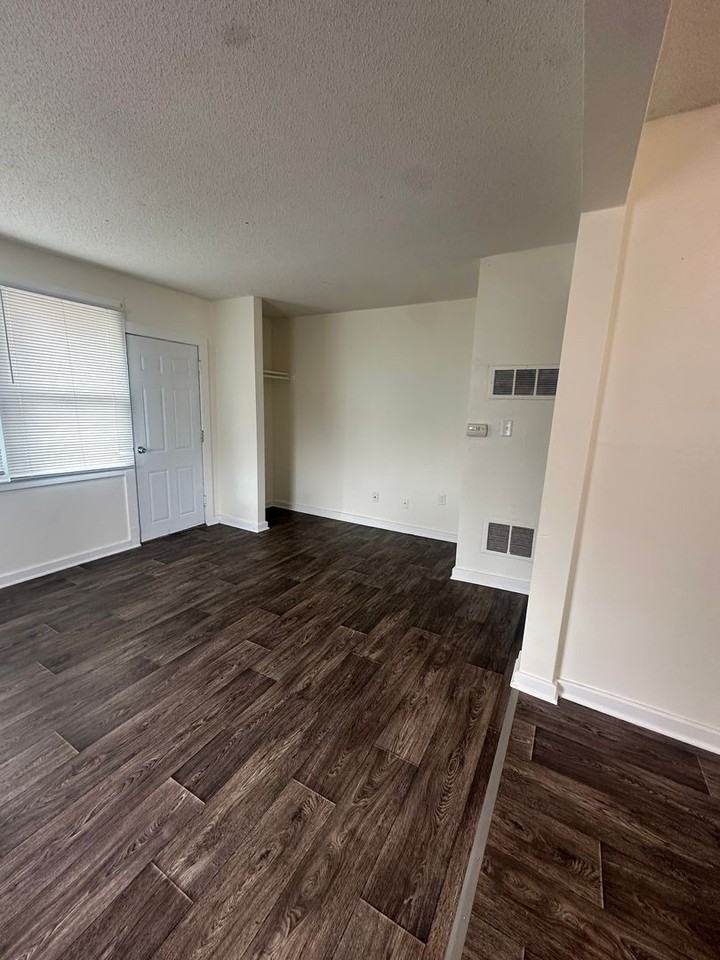 741 W 1st St - Photo 2 of 8