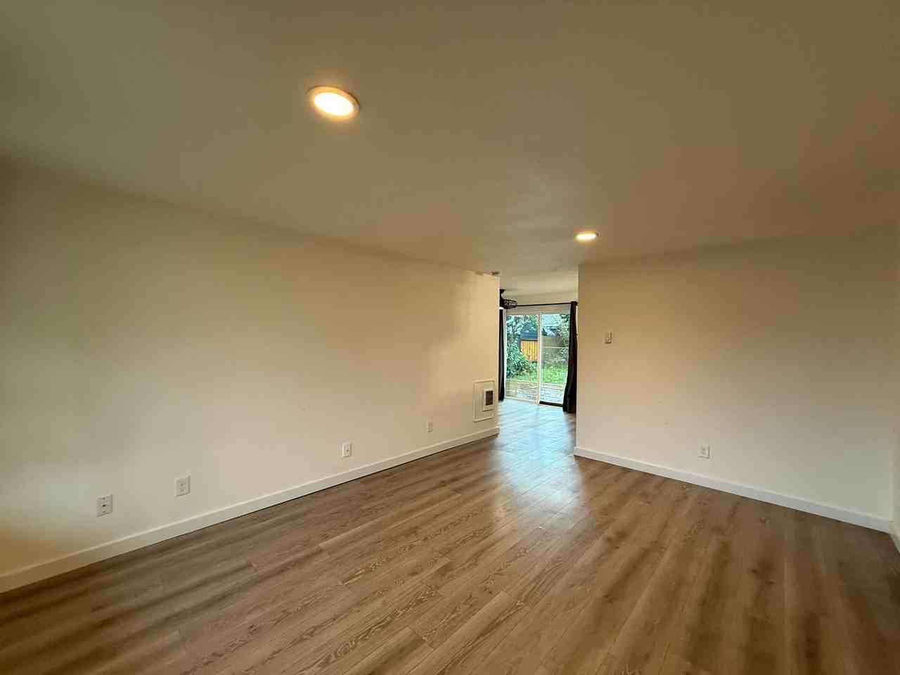 925 Avenue G - Photo 2 of 19