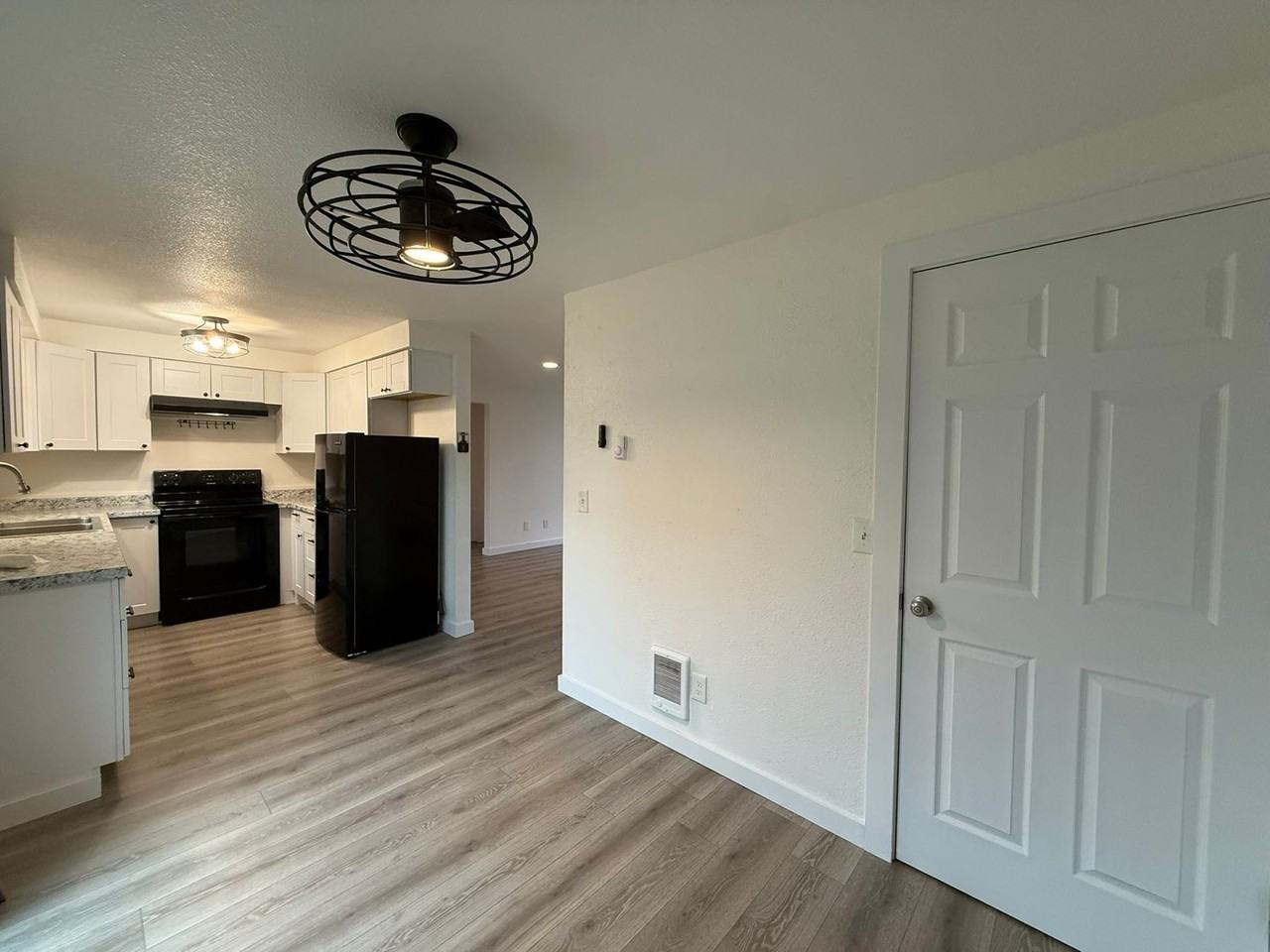 925 Avenue G - Photo 6 of 19