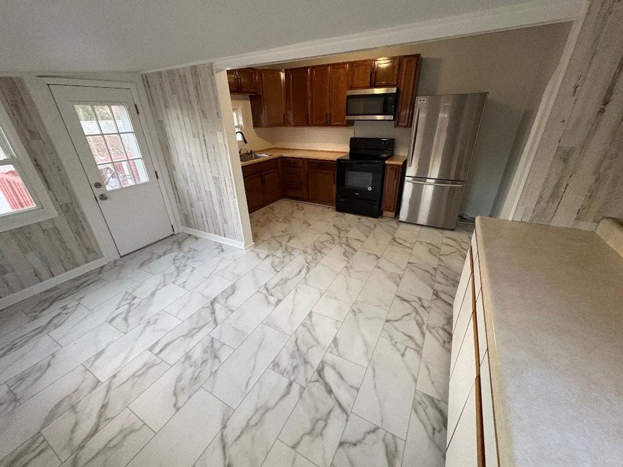 11038 Gertrude Ave - Photo 4 of 8
