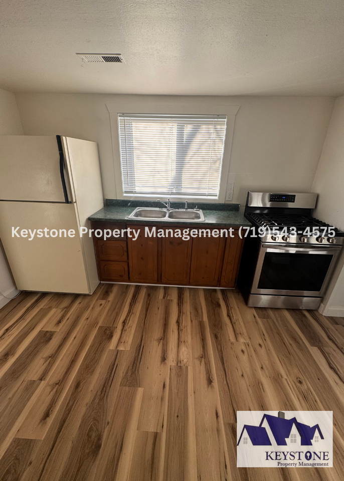 2104 W 13th St - Photo 7 of 27