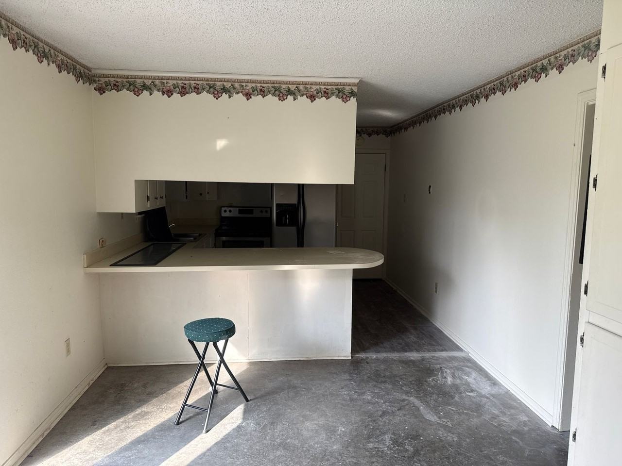 16990 Lake Charles Hwy - Photo 3 of 9