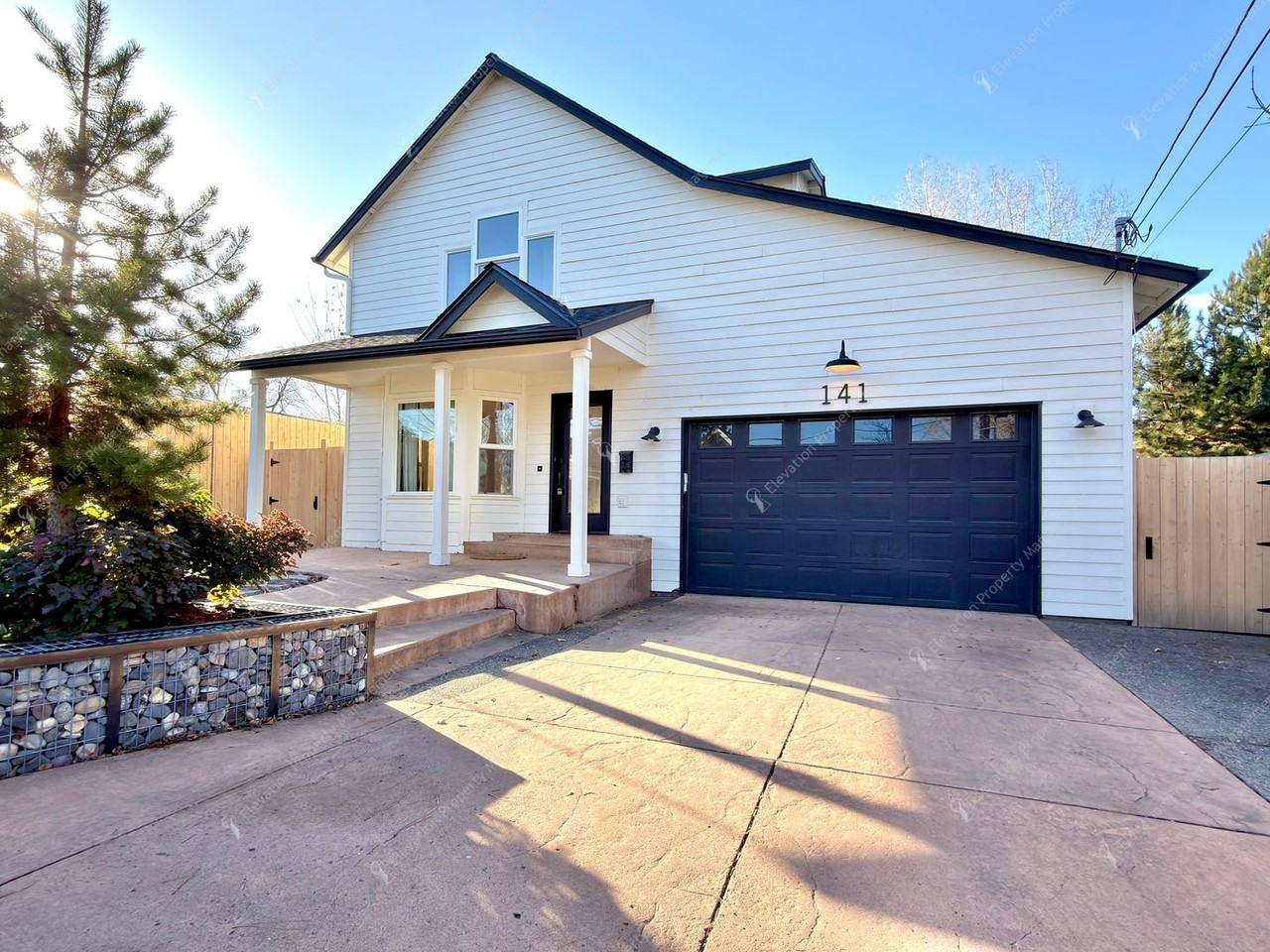 141 Nw Adams Pl - Photo 2 of 50