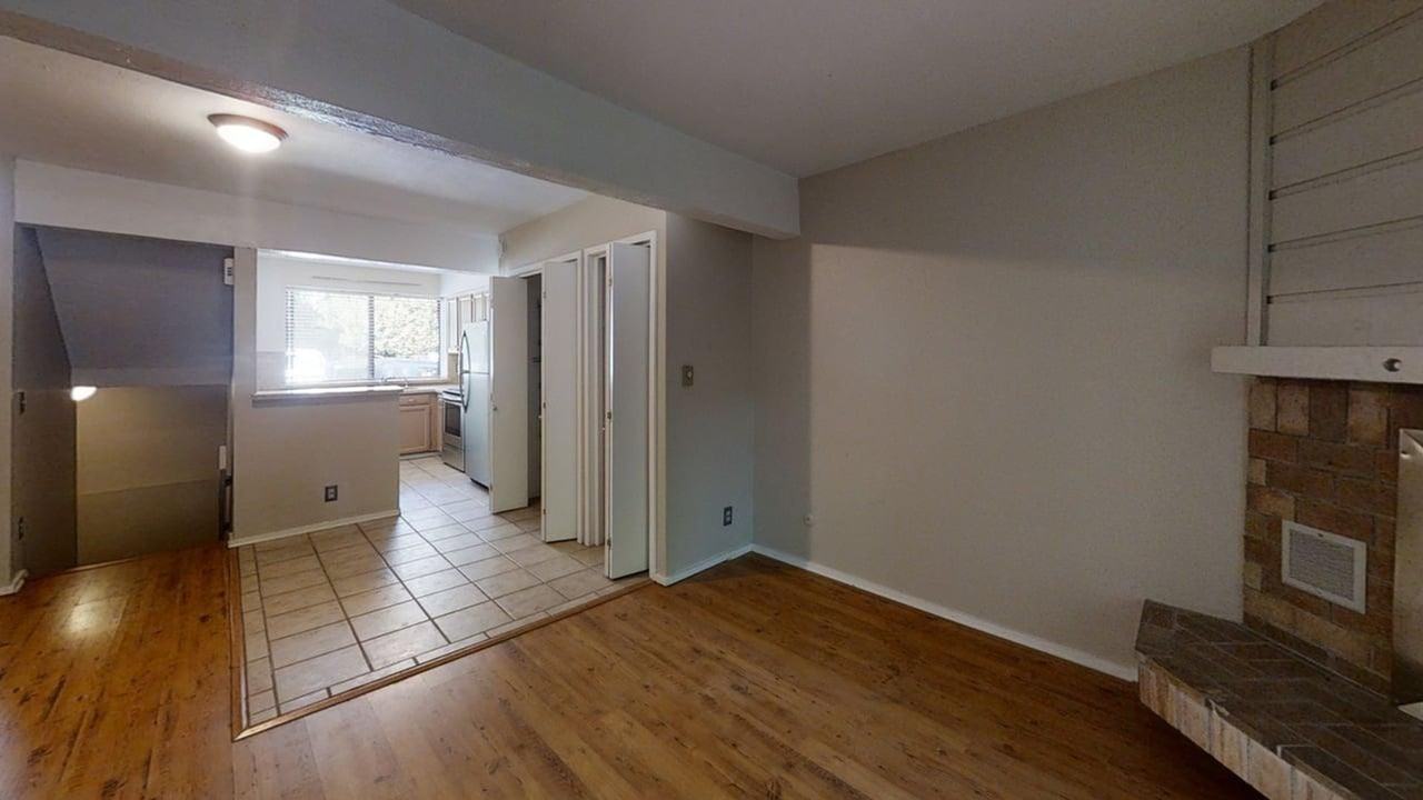 2633 Juniper Ave - Photo 3 of 11