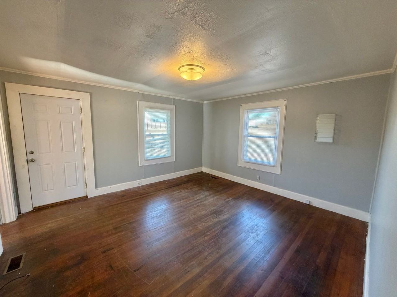 153 Lone Pine Rd - Photo 2 of 10