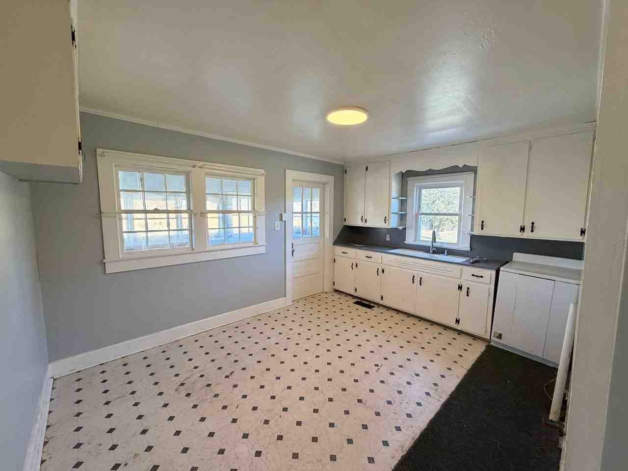 153 Lone Pine Rd - Photo 3 of 10