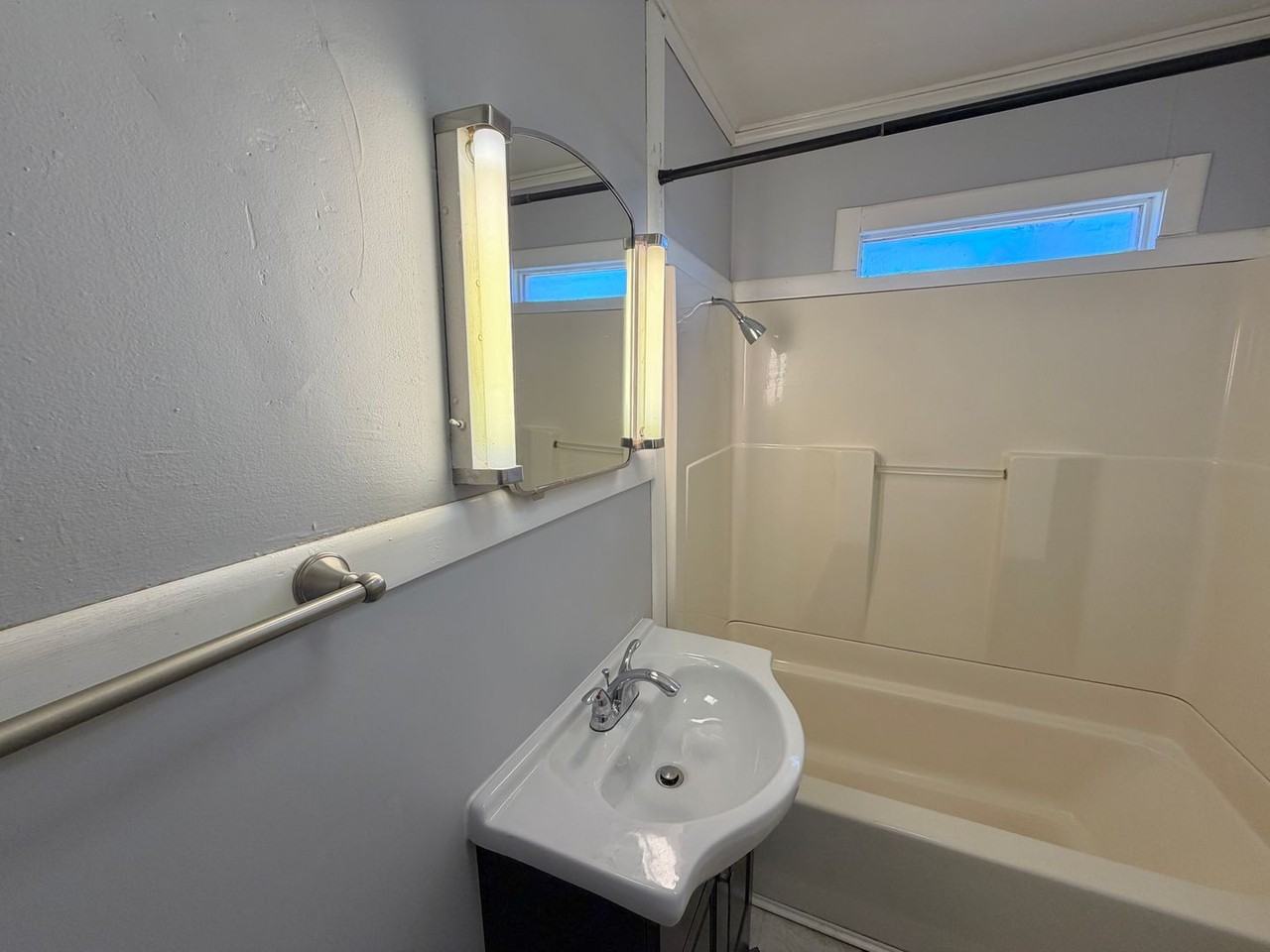 153 Lone Pine Rd - Photo 4 of 10