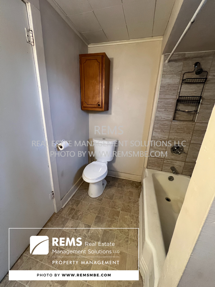 1010 1010 - 1016 Vine Street - Photo 4 of 7